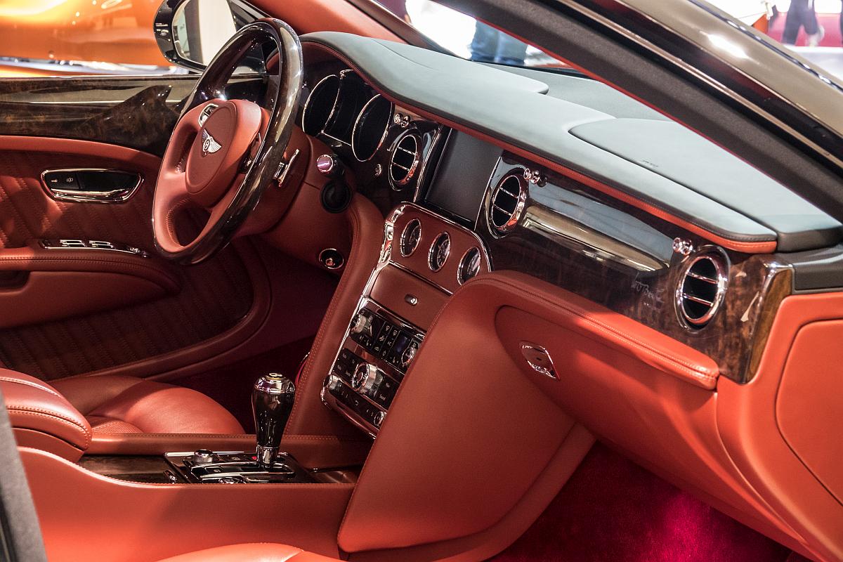 Interieur des Bentley Mulsanne Mulliner. Sitzprobe auf der Autosalon Genf, 2019.