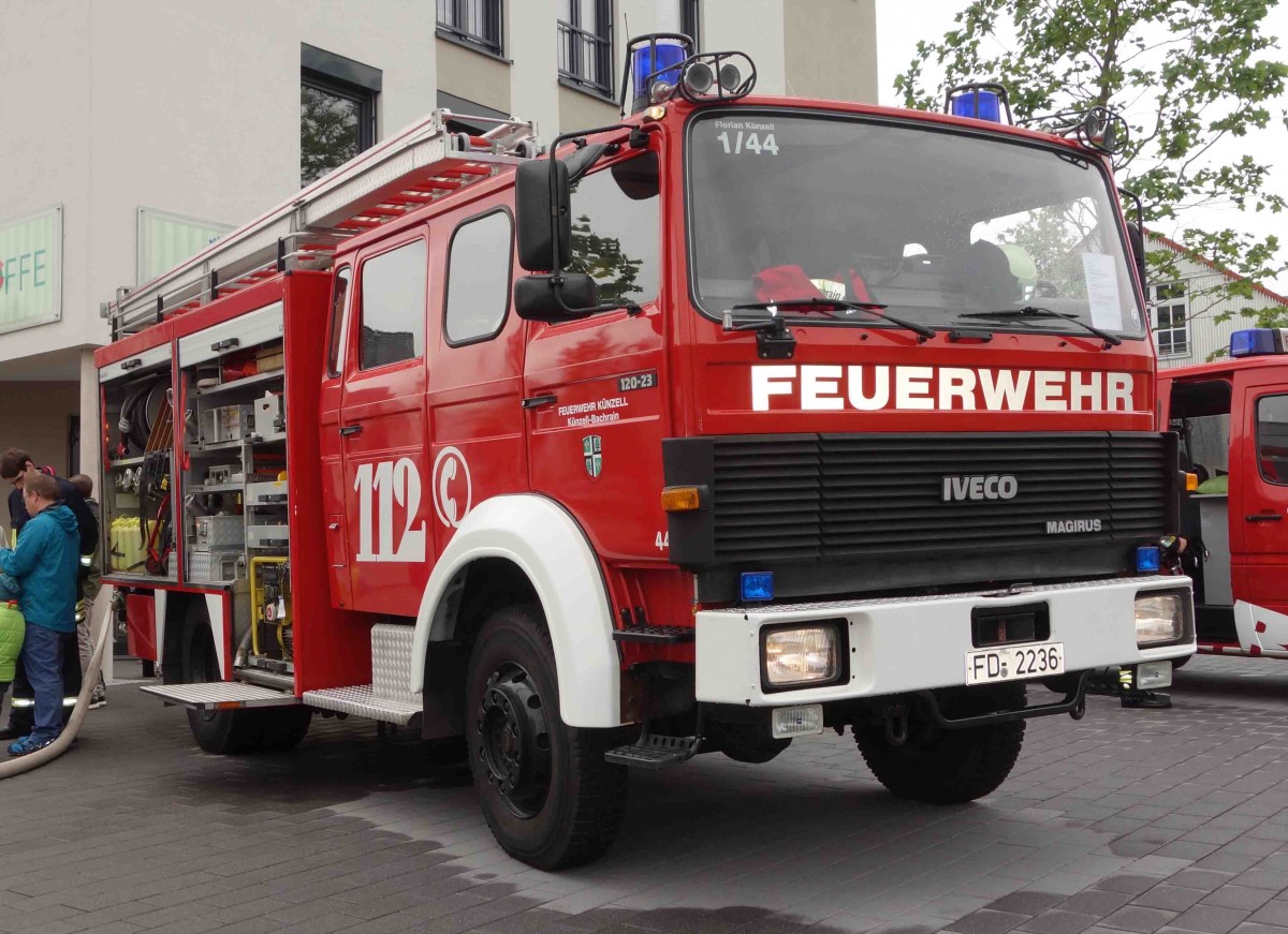 Iveco 120-23 als Feuerwehrfahrzeug der Feuerwehr Künzell, gesehen bei der Feier  850 Jahre Künzell , Juni 2015