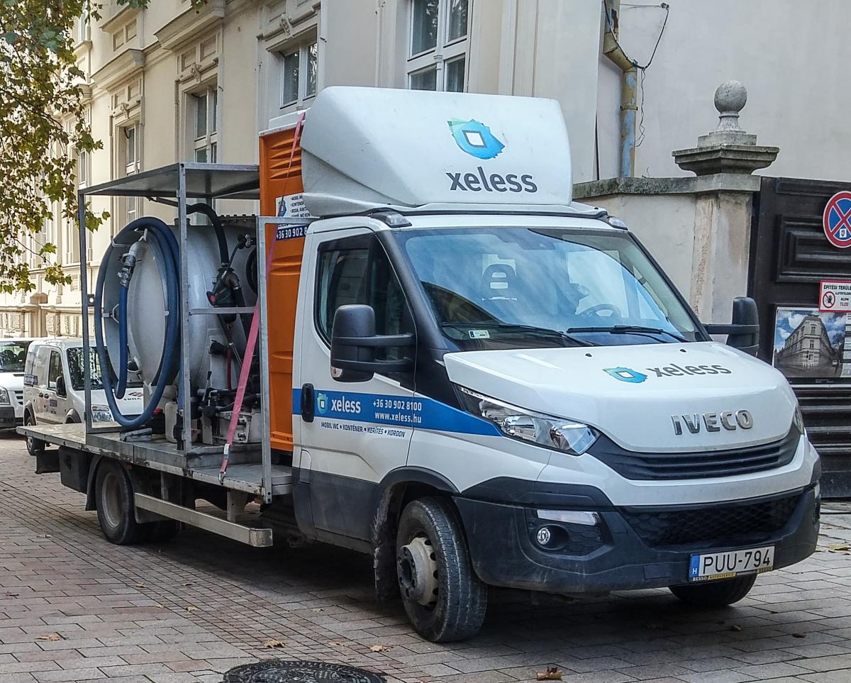 Iveco Daily Abwassersauger und Transporter. Foto: November, 2019.