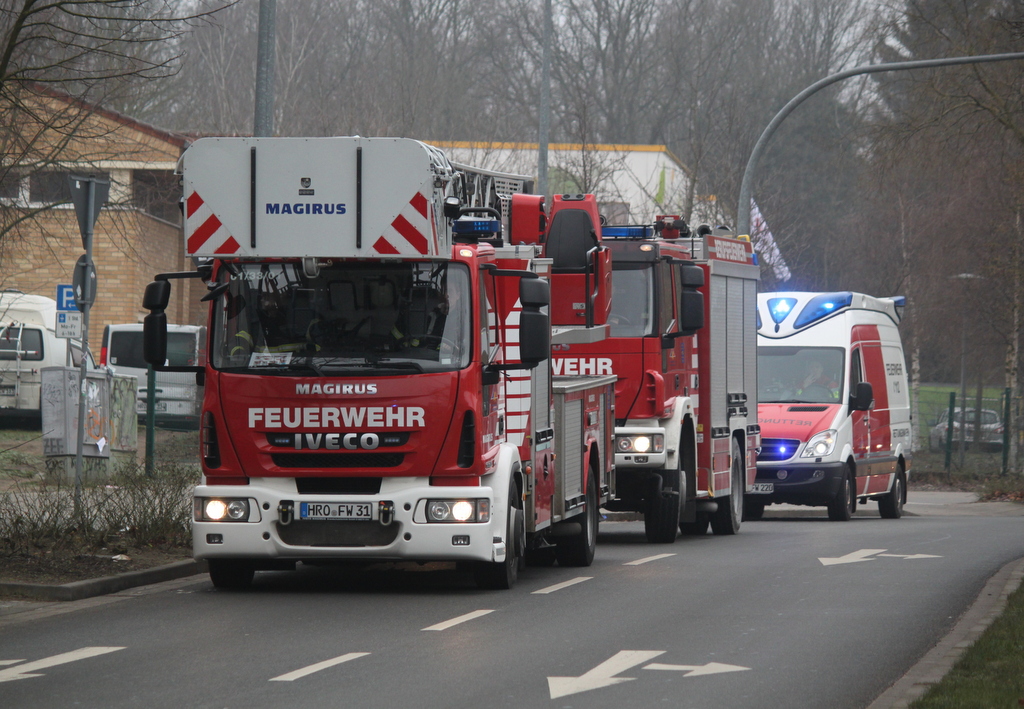 Iveco Magirus der Berufsfeuerwehr Rostock stand am Mittag des 01.02.2019 in der Rostocker Innenstadt.