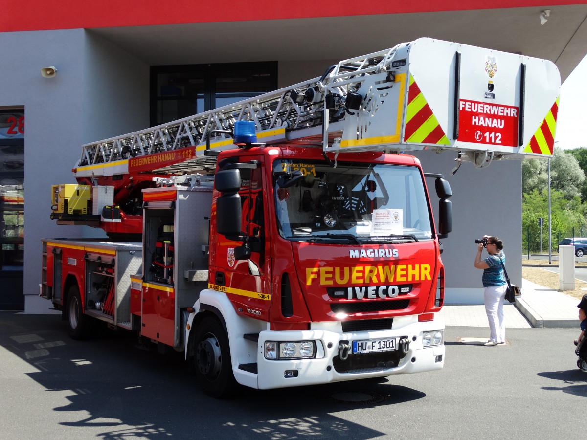 IVECO/Magirus DLA(K) (Florian Hanau 1-30-1) der Feuerwehr Hanau Mitte am 07.06.15 beim Tag der Offenen Tür