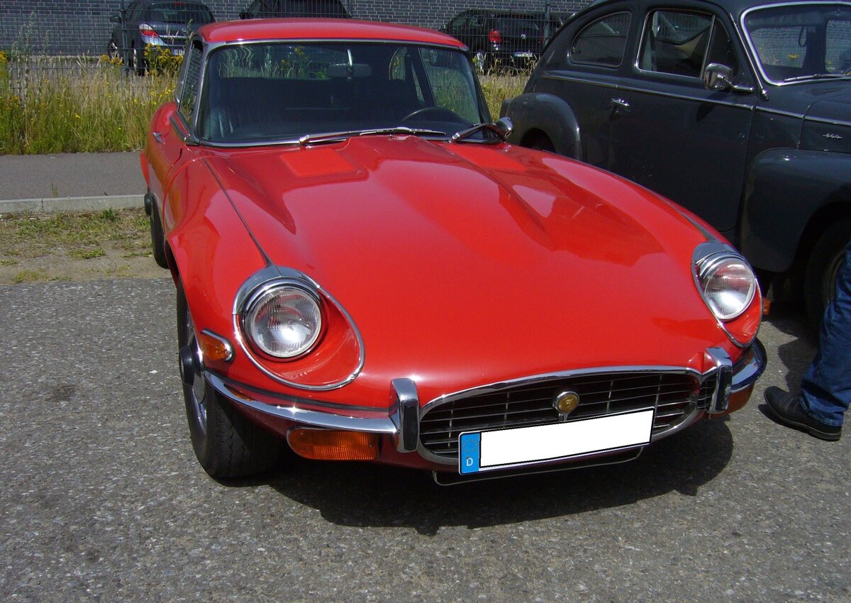 Jaguar E-Type Series III Coupe. Die Series III Modelle waren die letzte Baureihe des legendären E-Type und wurde von 1971 bis 1974 produziert. Der V12-Motor leistet 267 PS aus einem Hubraum von 5343 cm³. Oldtimertreffen an der  Alten Dreherei  in Mülheim an der Ruhr am 18.06.2022.