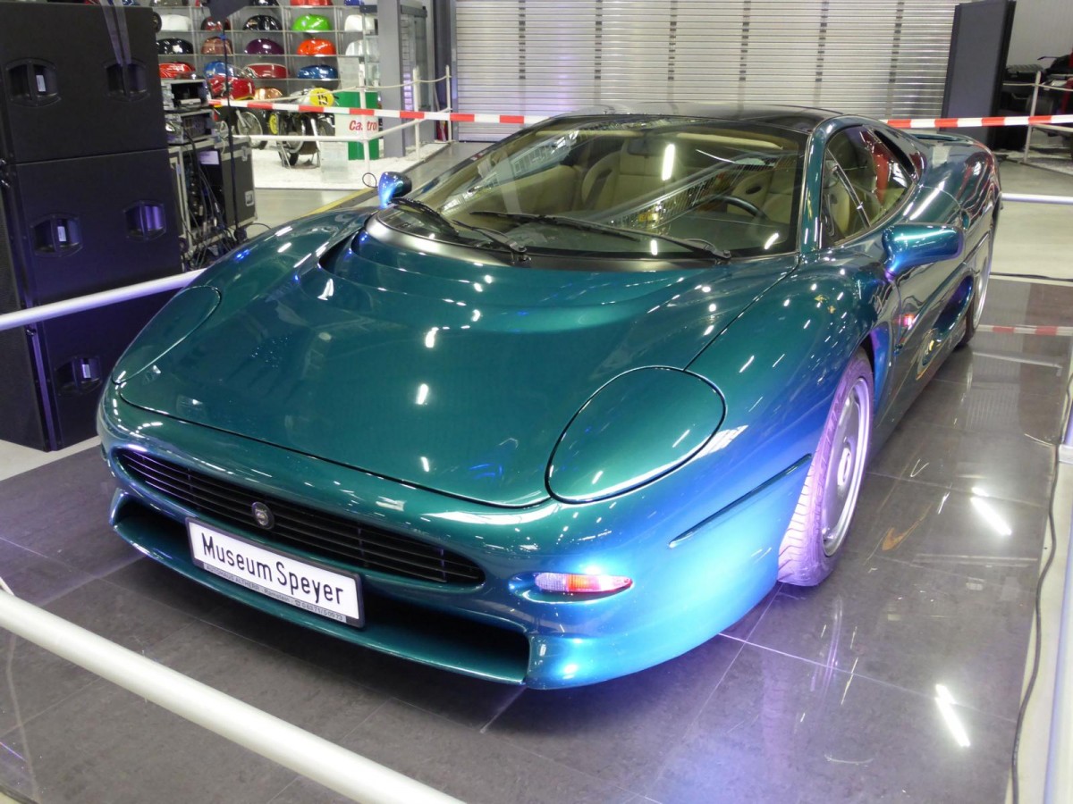 Jaguar XJ 220 im Technikmuseum Speyer am 02.11.2015