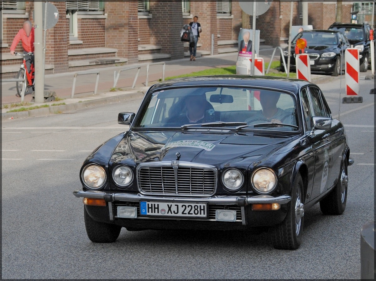 Jaguar XJ 6, Bj 1978, 4200 ccm, 173 Ps, mit der Startnummer 156 bei der 6.Hamburg Berlin Classic, aufgenommen in Hamburg am 21.09.2013.	