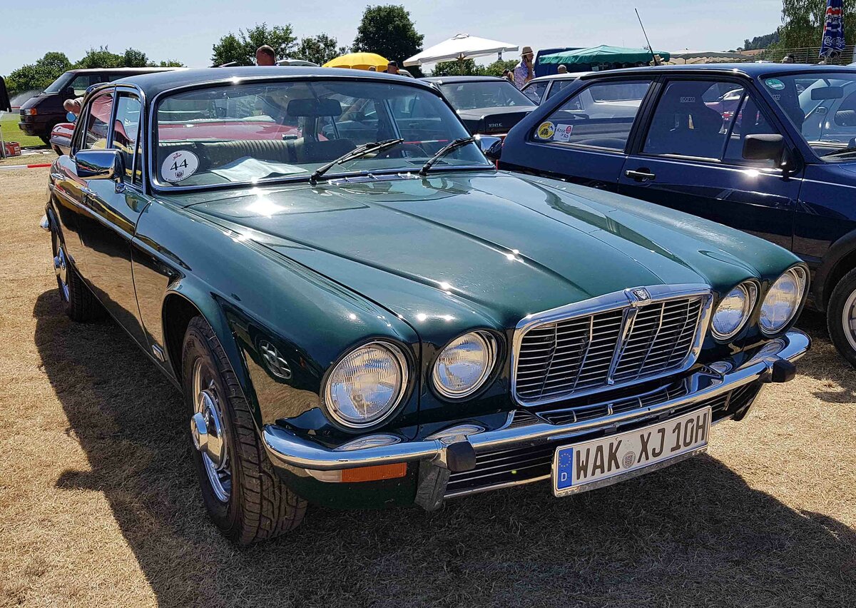=Jaguar XJ 6 L, Bj. 1974, 4200 ccm, 170 PS, gesehen auf dem Ausstellungsgelände beim Oldtimertreffen in Ostheim, 07-2022