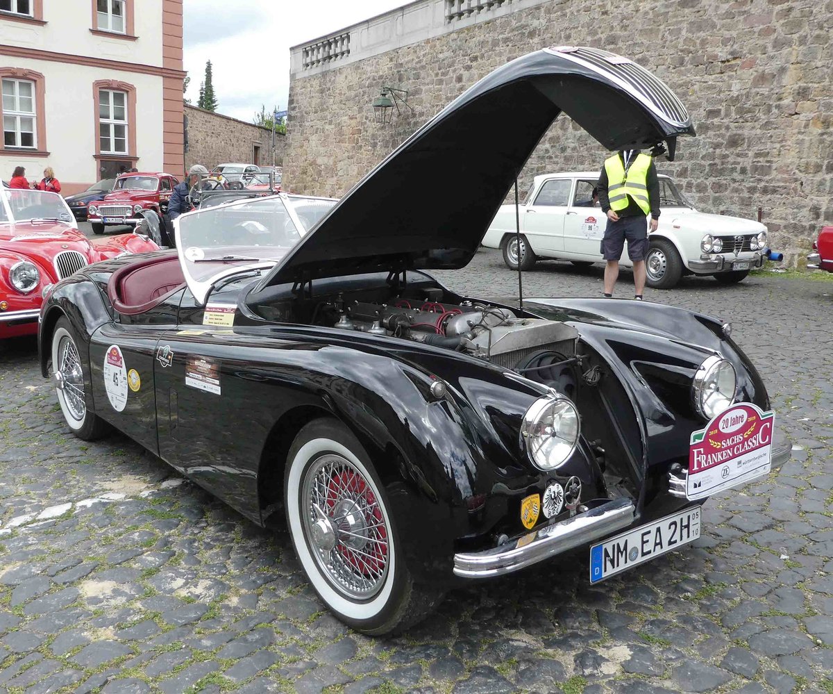 =Jaguar XK 120 OTS SE, Bj. 1954, steht in Fulda anl. der SACHS-FRANKEN-CLASSIC im Juni 2019