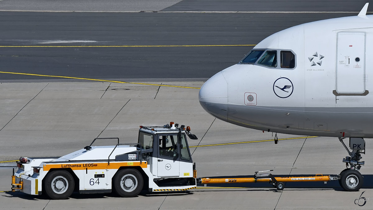 Kalmar FB 250 Flugzeugschlepper Anfang Juni 2018 auf dem Flughafen Düsseldorf.