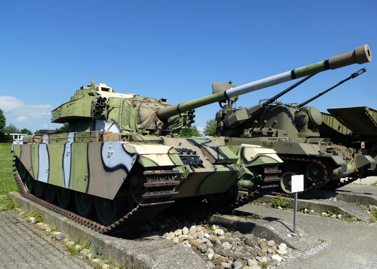 Kampfpanzer  Centurion Mk III , gebaut von 1948-52 in Grobritannien, 8,4cm Kanone, 700PS, Vmax.35Km/h, die Schweizer Armee beschaffte 20 Stck, Panzermuseum Thun, Mai 2015