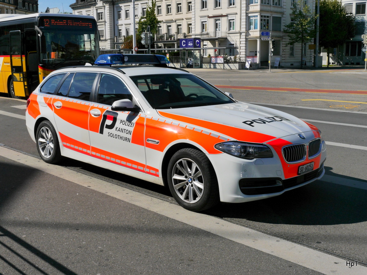 Kantonspolizei Solothurn BMW Streifenwagen vor dem Bahnhof Solothurn am 21.09.2017