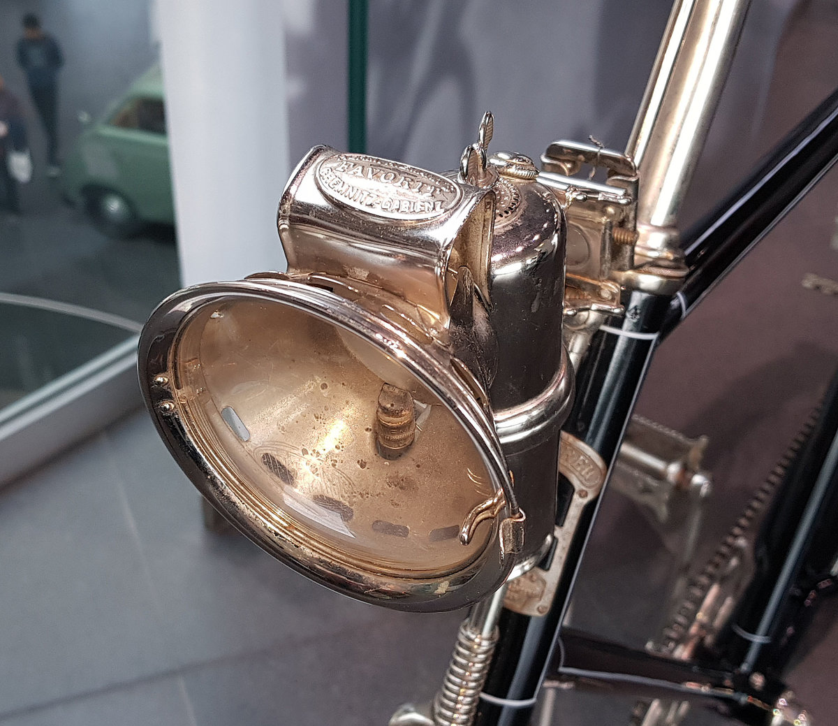 =Karbidbeleuchtung des Wanderer Fahrrad Typ  1 , Bj. 1907, gesehen im Audi-Museum Ingolstadt im April 2019.