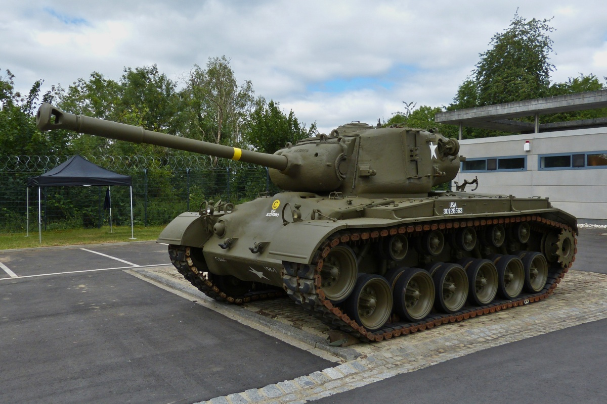 Kettenpanzer, war am Tag der offenen Tür bei der luxemburgischen Armee zusehen. 10.07.2022 