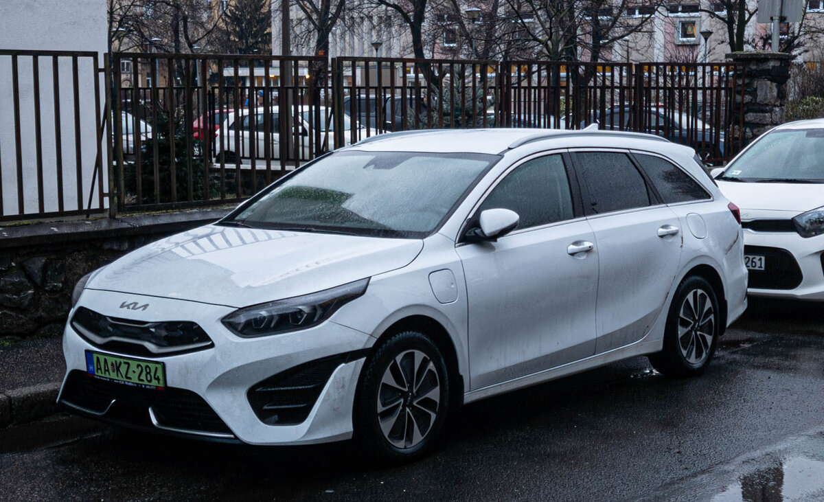 KIA Ceed SW (dritte Generation, PLugin Hybrid), gesehen in Februar, 2026.