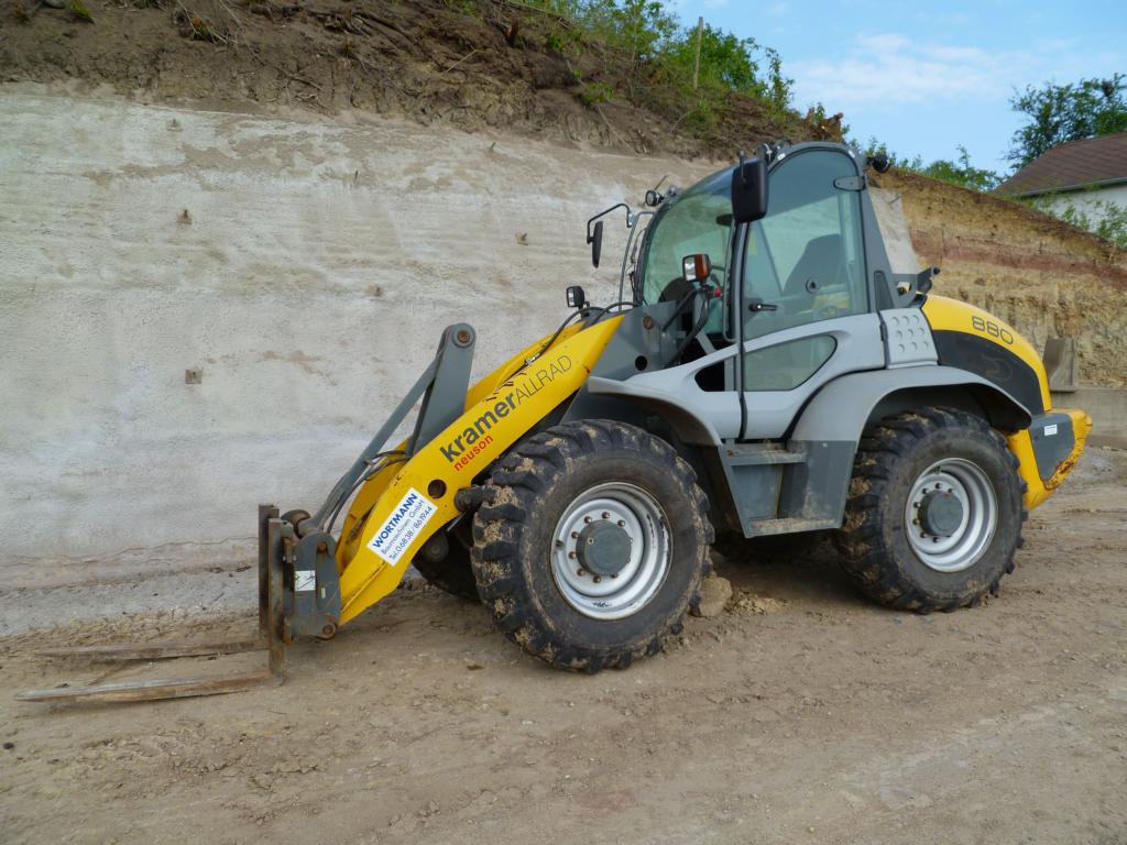 Kramer Allrad-Neuson 880 am 01.05.2011 in der Nähe von Stadtbredimus (Lux.)