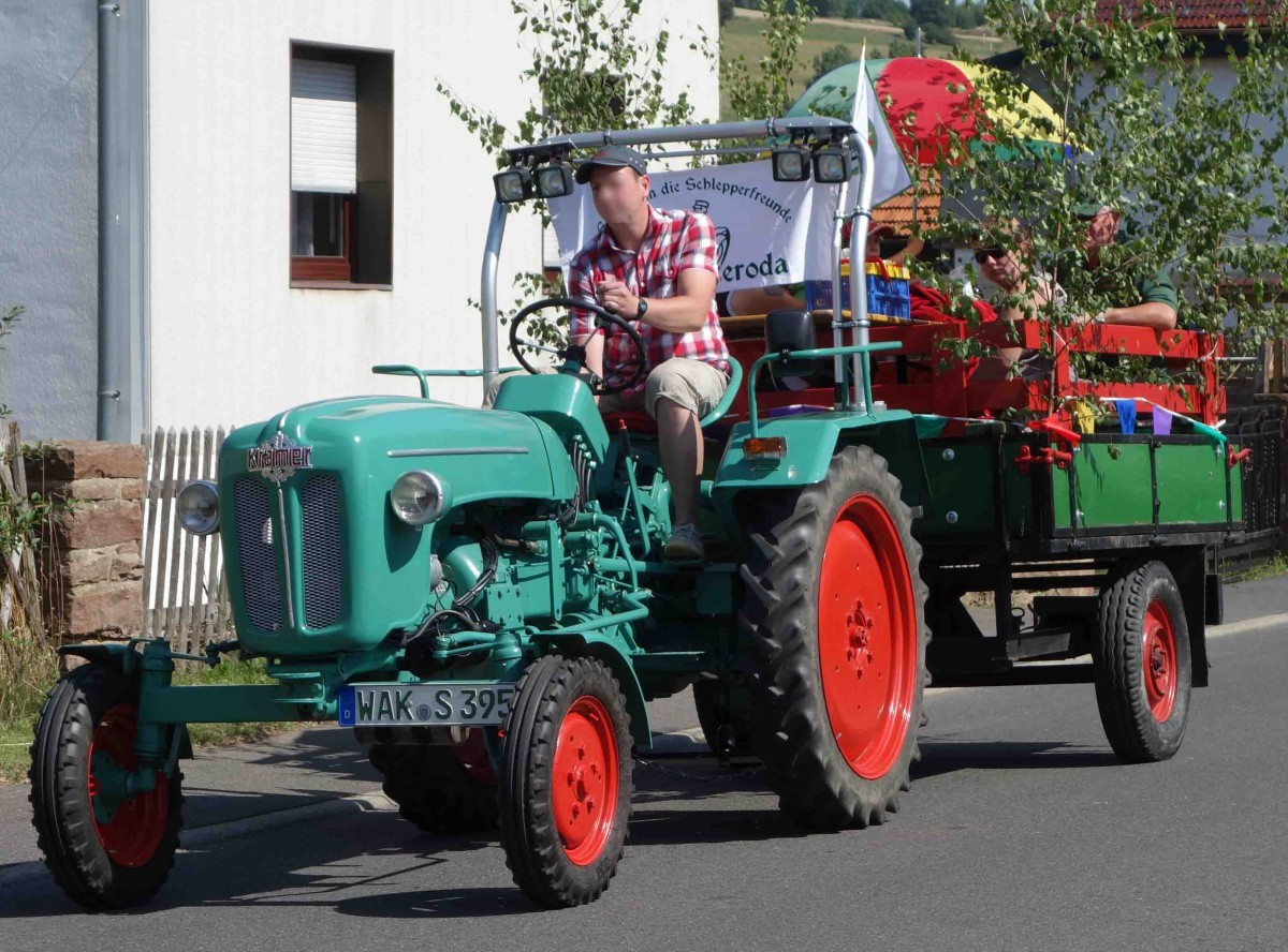 Kramer als Teilnehmer des Festzuges anl. der 2015er Oldtimerausstellung in Pferdsdorf/Thüringen, 08/2015
