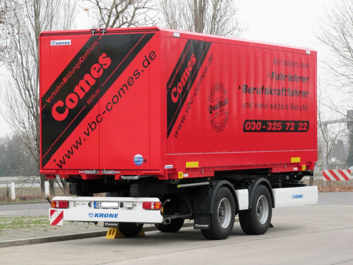 Krone Box Carrier Anhänger in Zentralachs-Ausführung mit Wechselaufbau am 19.01.2014 in Berlin-Charlottenburg