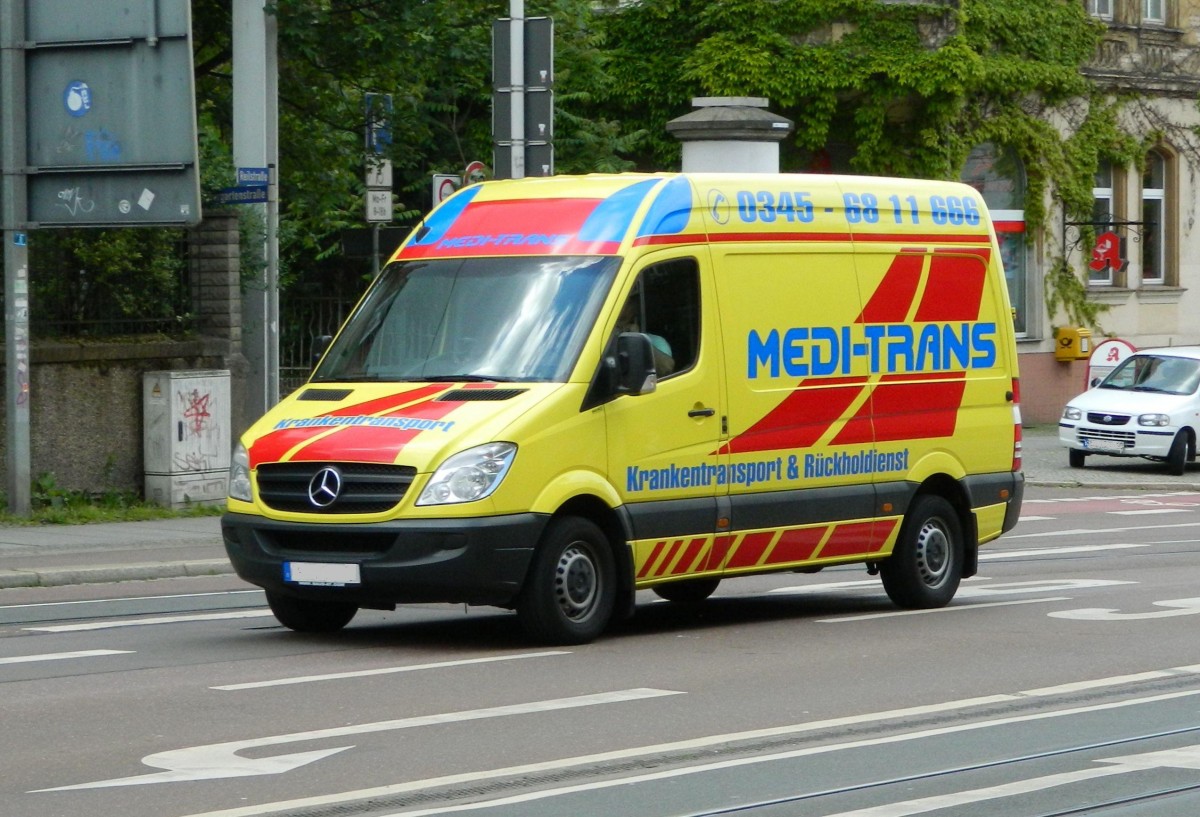 KTW auf Basis MB-Sprinter, Krankentransport und Rückholdienst der Medi-Trans Halle GmbH am 30.05.2014 in Halle/S.