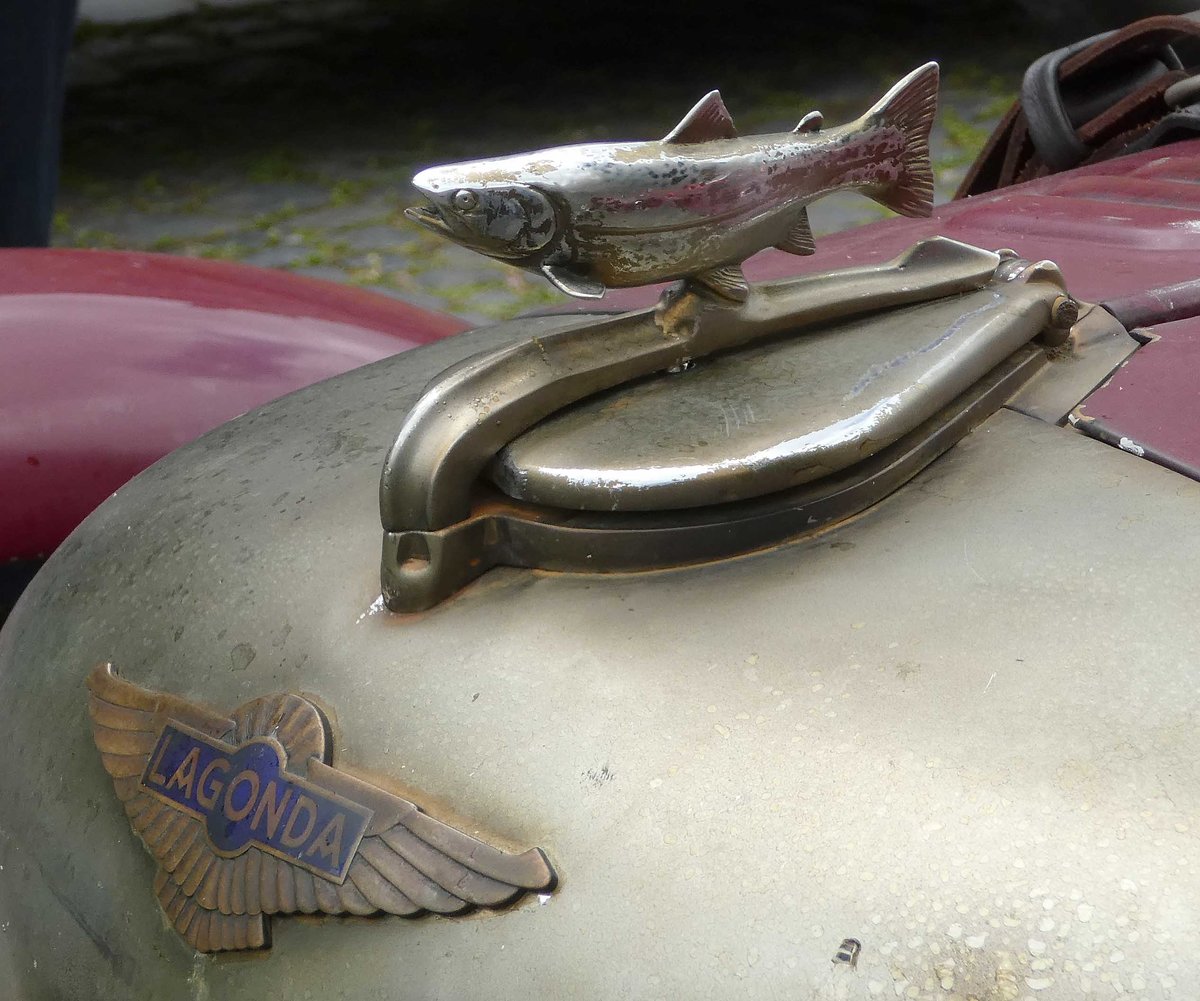 =Kühlerfigur des Lagonda LG 6, Bj. 1939, 4500 ccm, 180 PS, gesehen in Fulda anl. der SACHS-FRANKEN-CLASSIC im Juni 2019