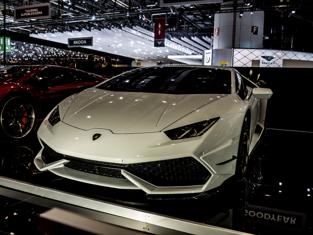 Lamborghini Huracán LP 630  DMC Affari , fotografiert auf dem 2015-er Autosalon Genf.