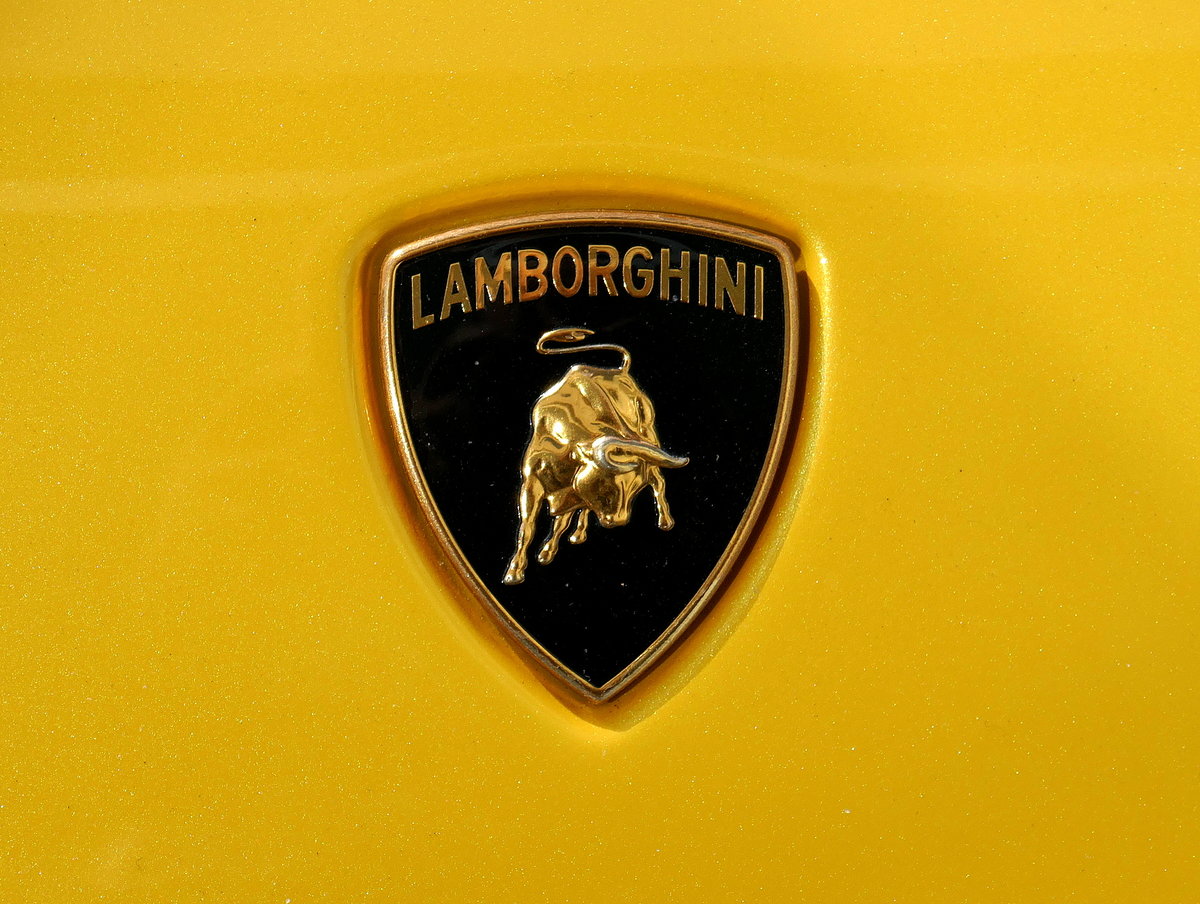 Lamborghini, Logo auf dem Sportwagen Gallardo, März 2021