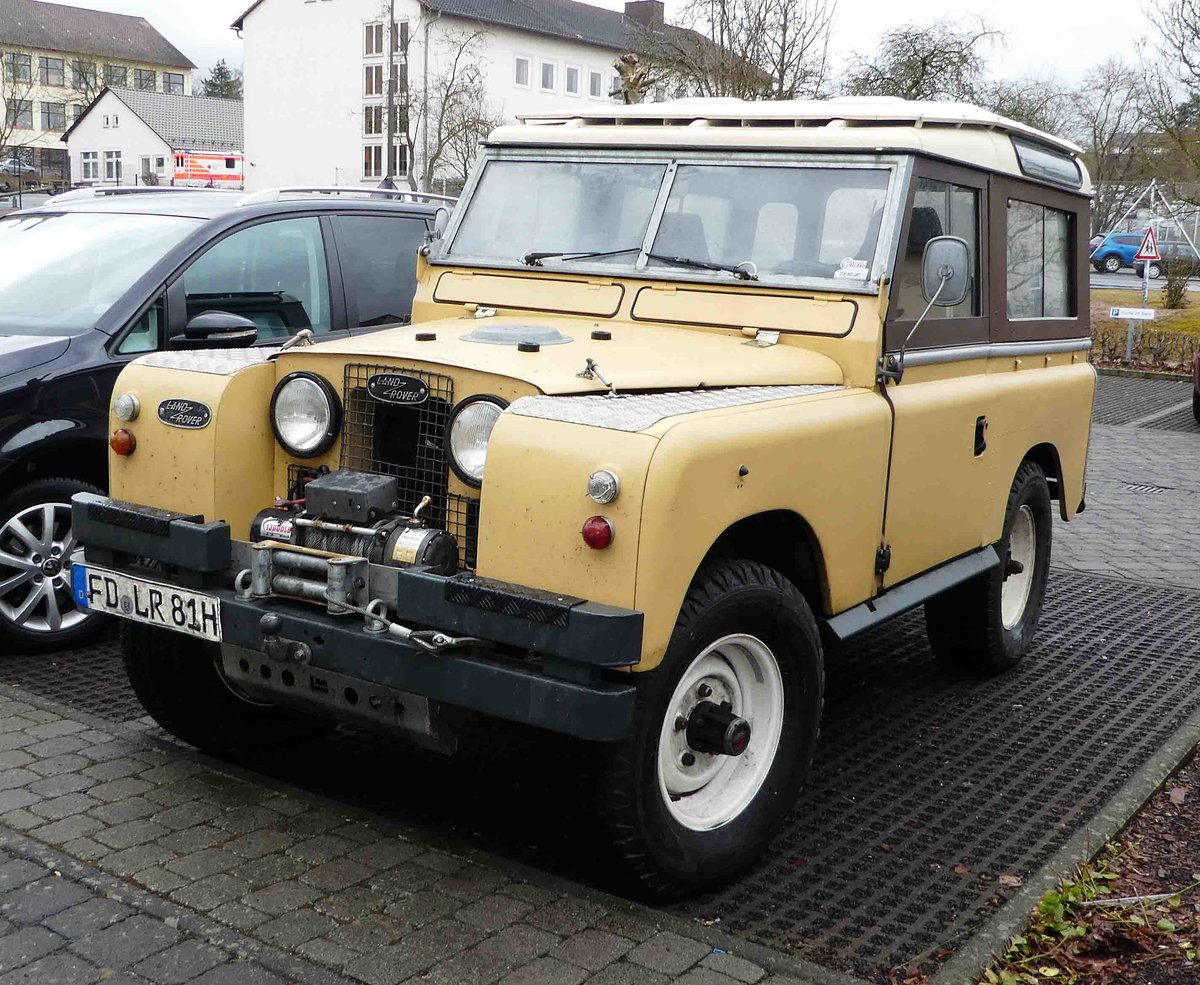 =Land Rover steht im März 2017 in Hünfeld