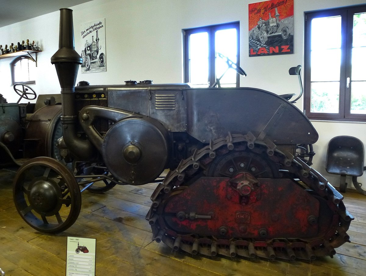 Lanz-Bulldog HR7 mit Halbkette, Baujahr 1938, 10.338ccm und 35PS, Auto & Traktorenmuseum Bodensee, Aug.2013
