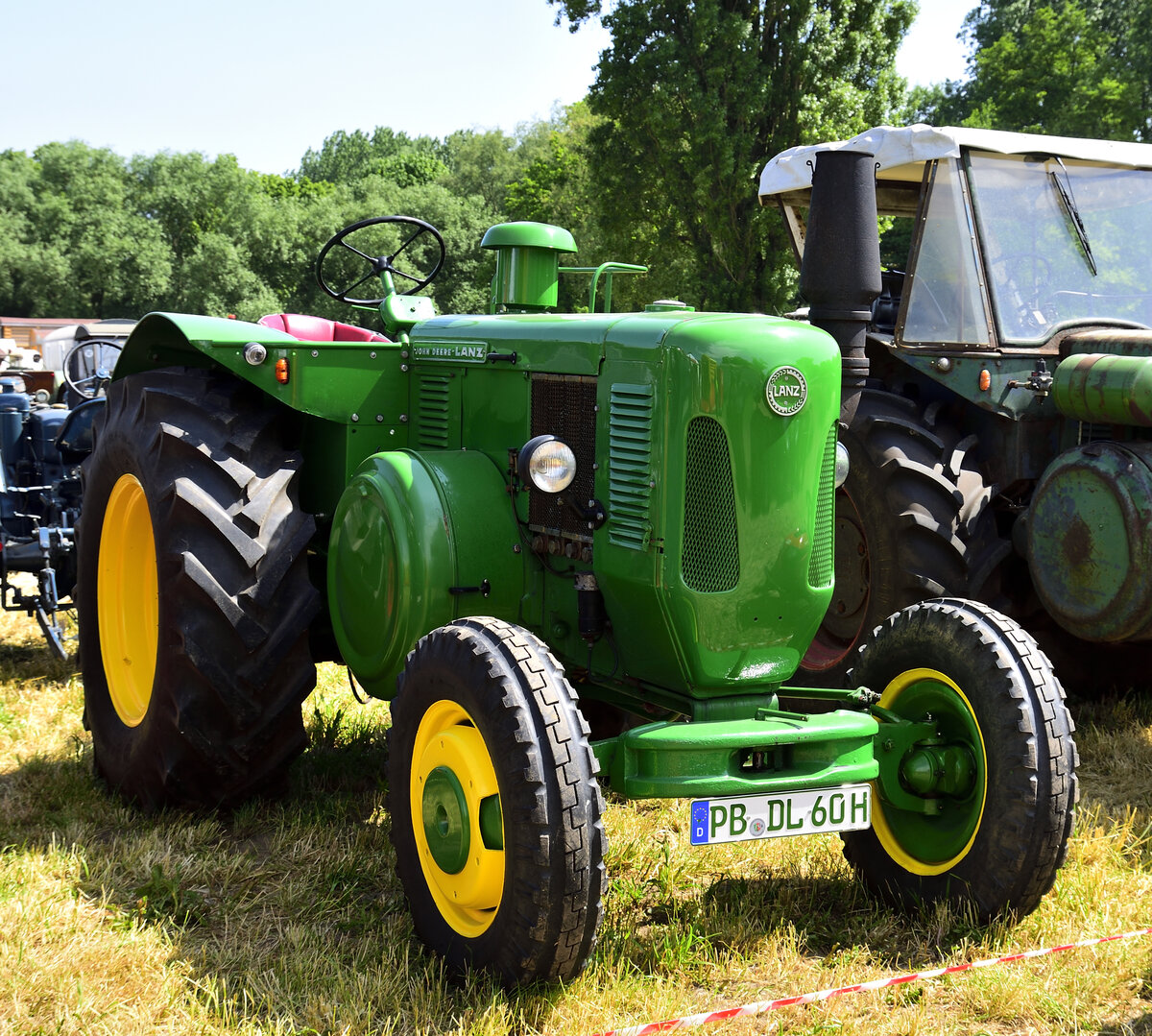 Lanz D6016 Halbdiesel, stärkster und schwerster Lanz aus deutscher Produktion, gesehen am 27.5.2023 in Tüddern Bauernmuseum Traktortreffen
