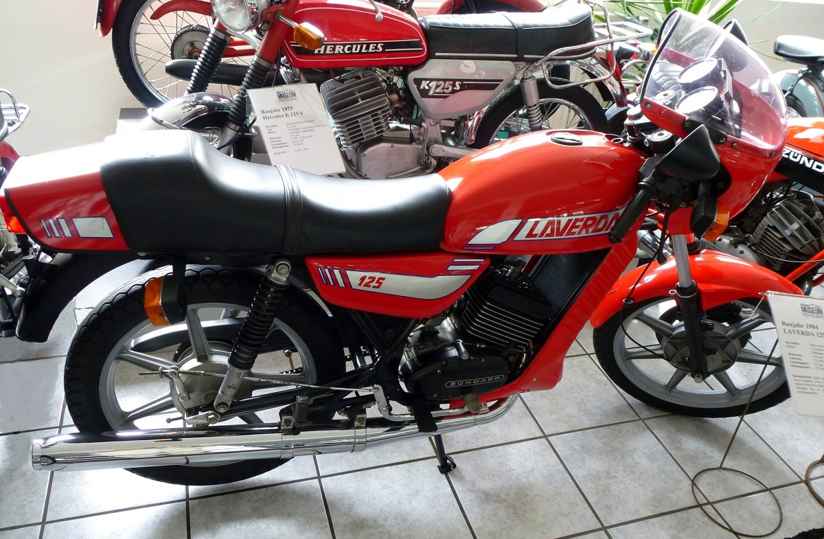 Laverda 125, Baujahr 1984, das italienische Leichtmotorrad hatte eine 124ccm-Motor von Zndapp, 18PS, Vmax.135Km/h, Museum Fichtelberg, Aug.2014