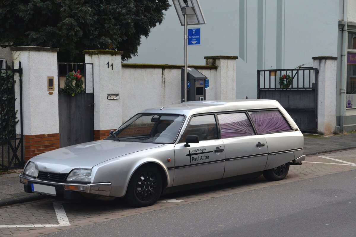 Leichenwagen auf Basis Citroen CX
Remagen
16.12.2025
