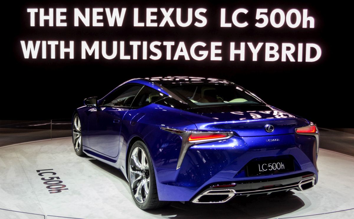 Lexus LC500h, Rückansicht. Foto: Autosalon Genf 2016.