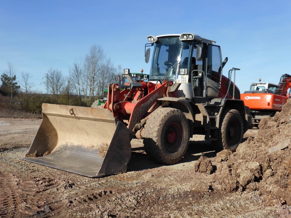 Liebherr 524 - Radlader der Firma VORWERK steht an der Midal-Baustelle, Februar 2014