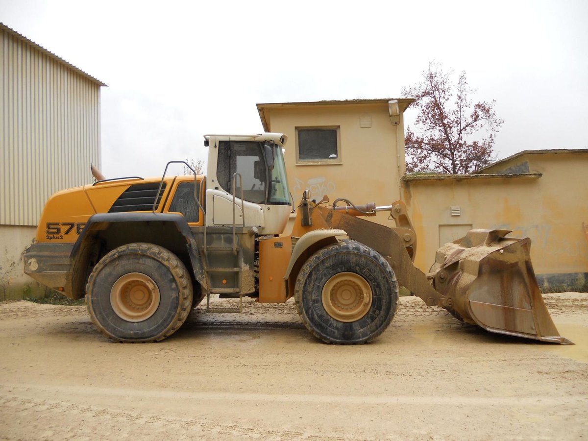 Liebherr L 576 2 plus 2 aufgenommen am 07.11.2010