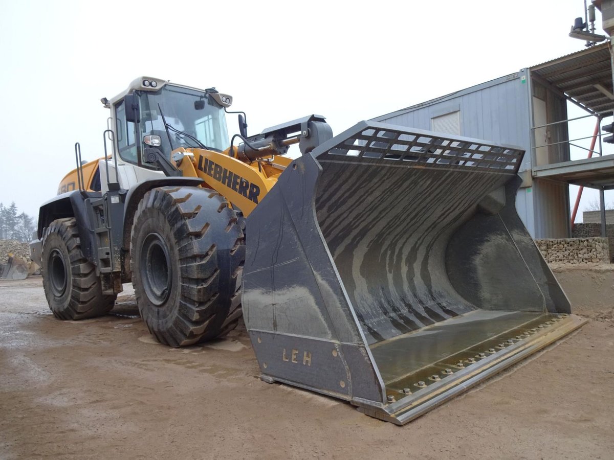 Liebherr L 580 XPower aufgenommen am 25.03.2016