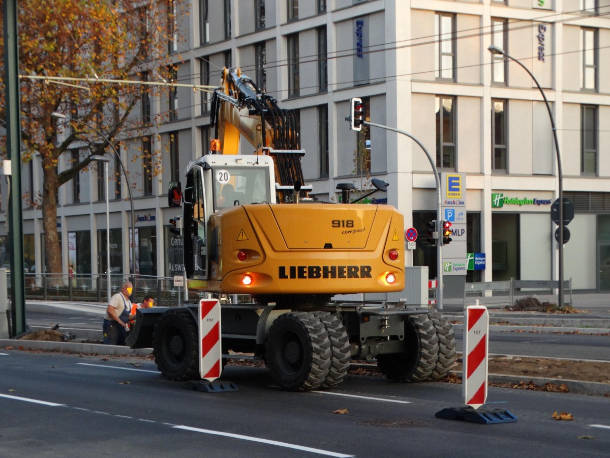Liebherr Litronic 918 Compact am 12.11.15 in Heidelberg