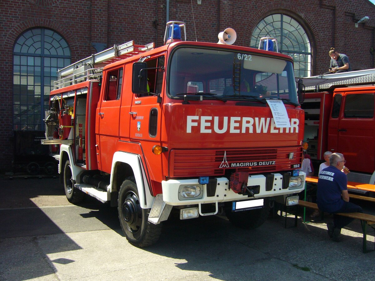 Magirus Deutz FM 192D11FA als TLF 16/25 aus dem Jahr 1982. Dieses Fahrzeug verrichtete von 1982 bis 2014 seinen Dienst bei der Feuerwehr Korbauch im nordhessischen Landkreis Waldeck-Frankenberg. Der Sechszylinderdieselmotor hat einen Hubraum von 9500 cm³ und leistet 192 PS. Dieser TLF 16/25 hat zusätzlich Allradantrieb. Feuerwehr-Oldtimertreffen an der  Alten Dreherei  in Mülheim an der Ruhr am 18.07.2021. 