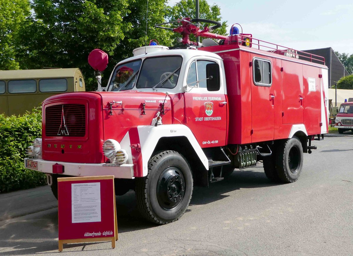 =Magirus Mercur als ehemaliges Feuerwehrfahrzeug der Feuerwehr Obertshausen, ausgestellt beim  Roten Sommer  2018 in Fulda. Die zweitägige Veranstaltung  Roter Sommer  erinnert an die Bedeutung der vielen Hilfsorganisationen. Mai 2018