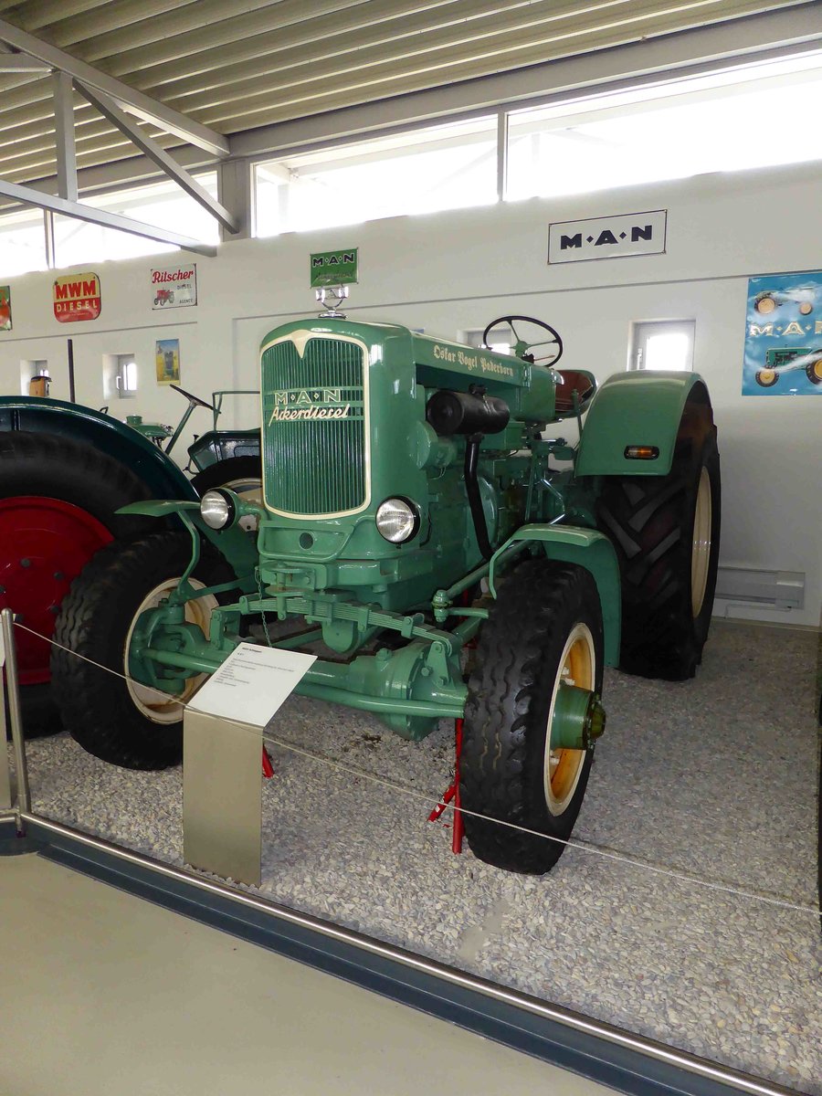 MAN 4S1, gesehen im Traktorenmuseum Paderborn im April 2016