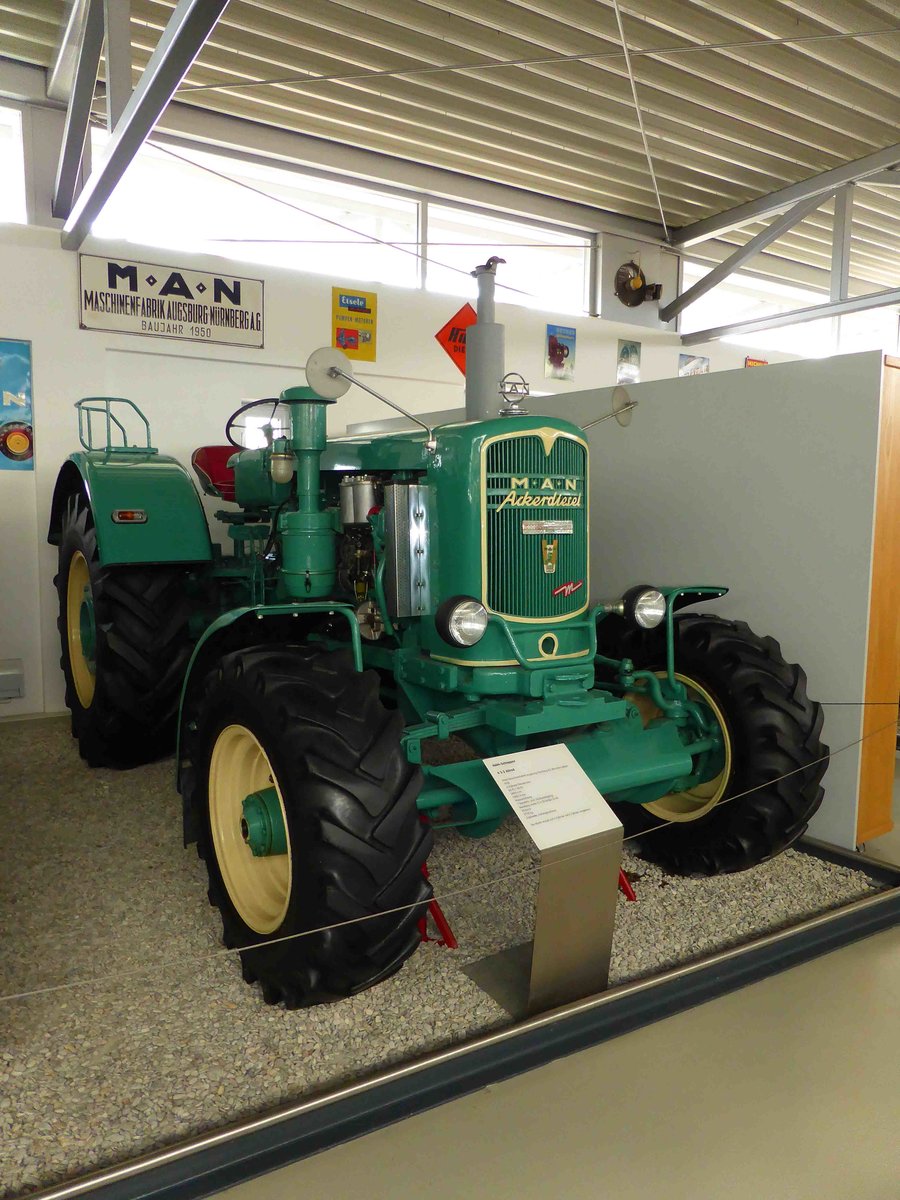 MAN 4S2, gesehen im Traktorenmuseum Paderborn im April 2016