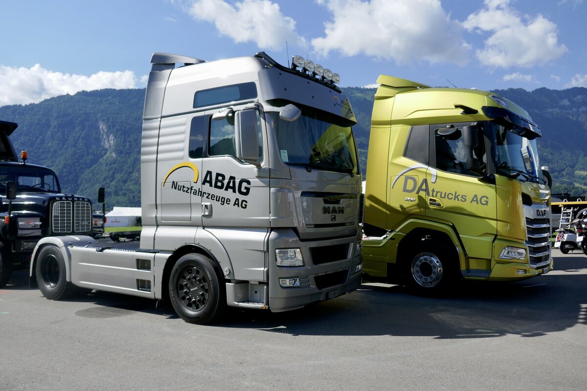MAN und DAF Zugfahrzeuge von ABAG Nutzfahrzeuge am 26.6.22 beim Trucker Festival in Interlaken.