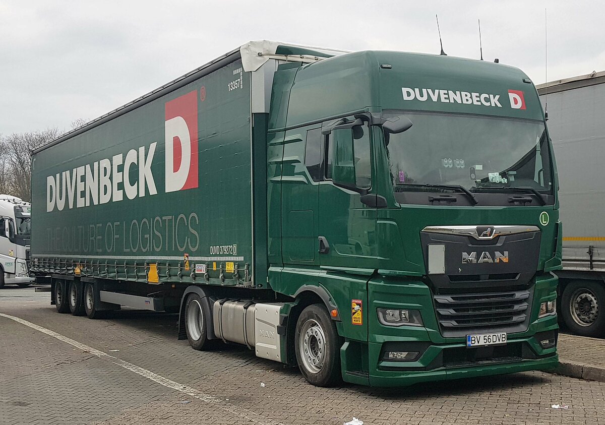 =MAN-Sattelzug der Spedition DUVENBECK rastet im April 2022 an der A 3