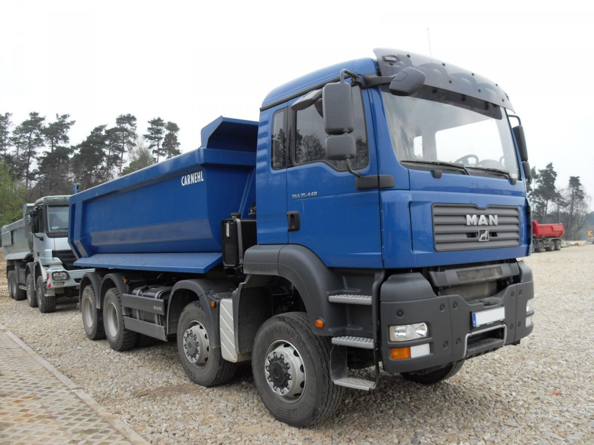 MAN TGA 35.440 am 12.04.2009 in der Nähe von Findel (Lux.)