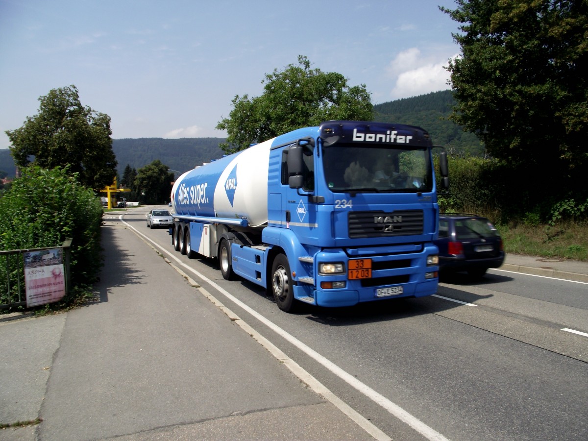 MAN TGA Tanksattelzug am 28.07.11 in Kleingemünd  