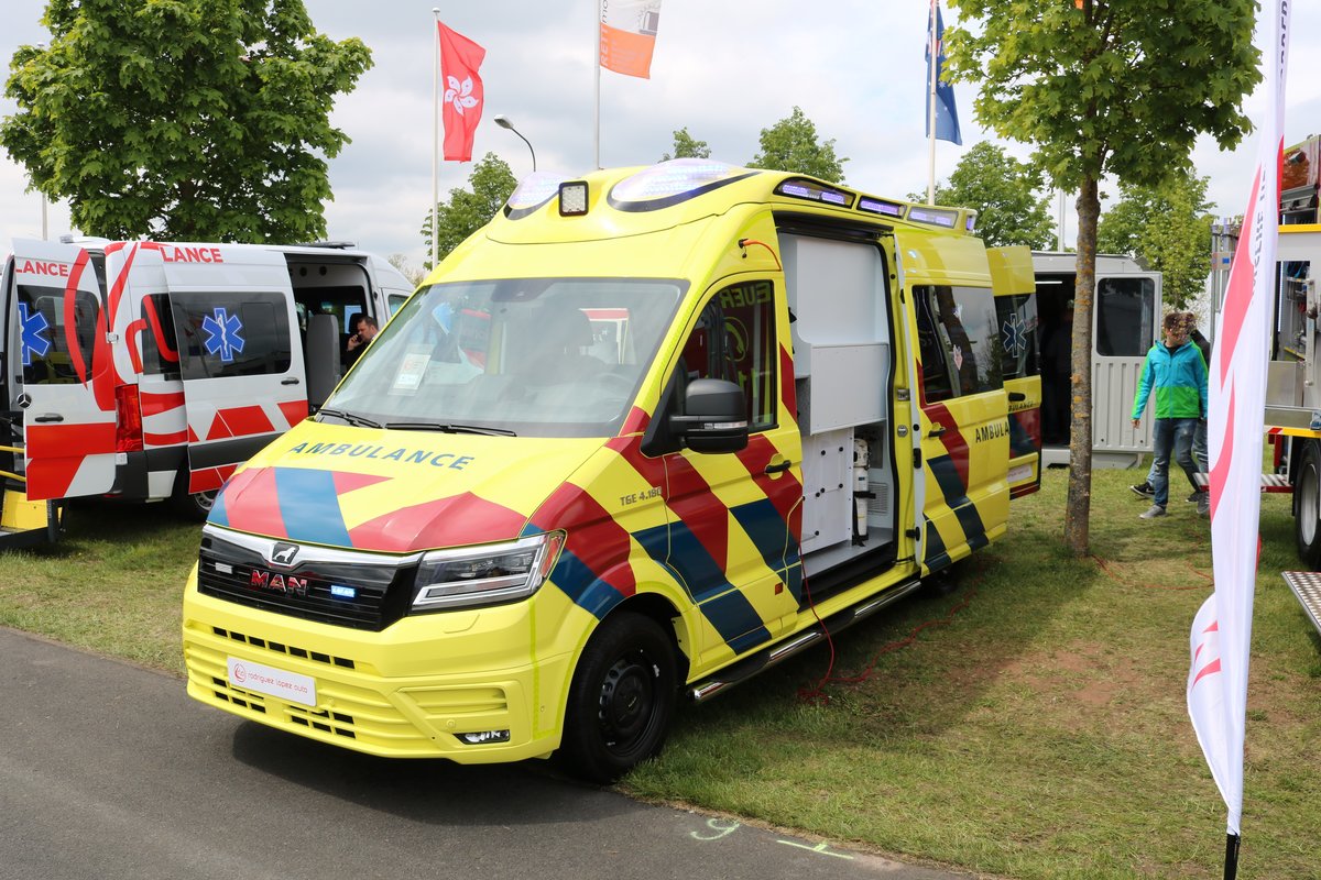 MAN TGE Rettungswagen aus den Niederlanden am 18.05.19 auf der RettMobil in Fulda