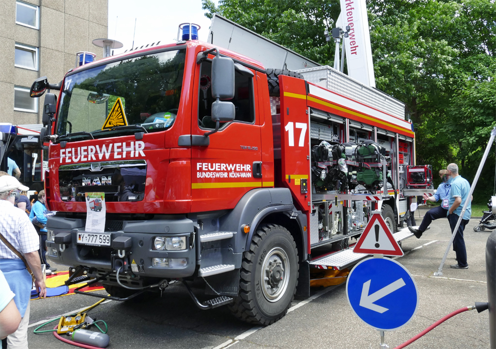 MAN TGM 18.290, Bundeswehr-Feuerwehr Köln-Wahn, beim Tag der Bundeswehr in Hürth 10.06.2017