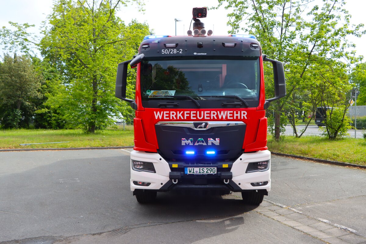 MAN TGS 35.520 Rosenbauer ULF Infraserv Wiesbaden Werkfeuerwehr (Florian Kalle 50/28-2) am 14.05.26 beim Tag der offenen T�r der Feuerwehr Mainz-Kostheim. Danke f�r das spontane Shooting
