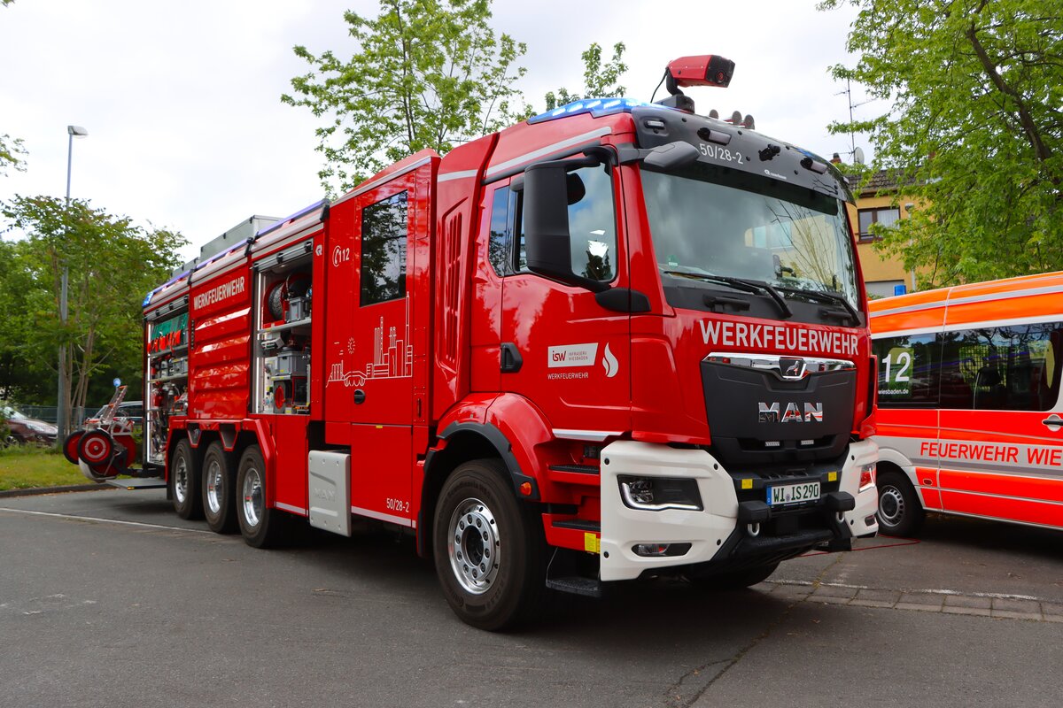 MAN TGS 35.520 Rosenbauer ULF Infraserv Wiesbaden Werkfeuerwehr (Florian Kalle 50/28-2) am 14.05.26 beim Tag der offenen T�r der Feuerwehr Mainz-Kostheim. Danke f�r das spontane Shooting