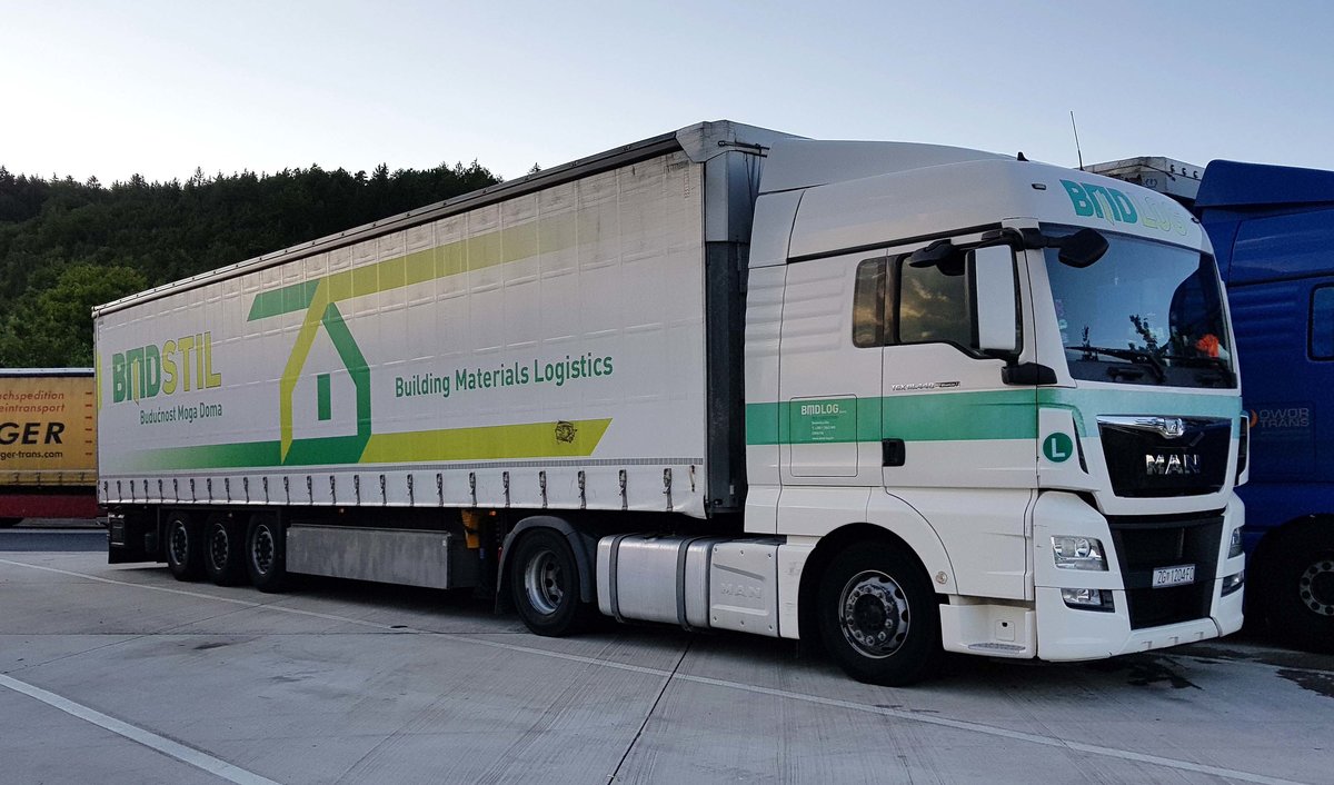 =MAN TGX von BMDLOG steht auf einem Rastplatz an der A 66, 07-2020