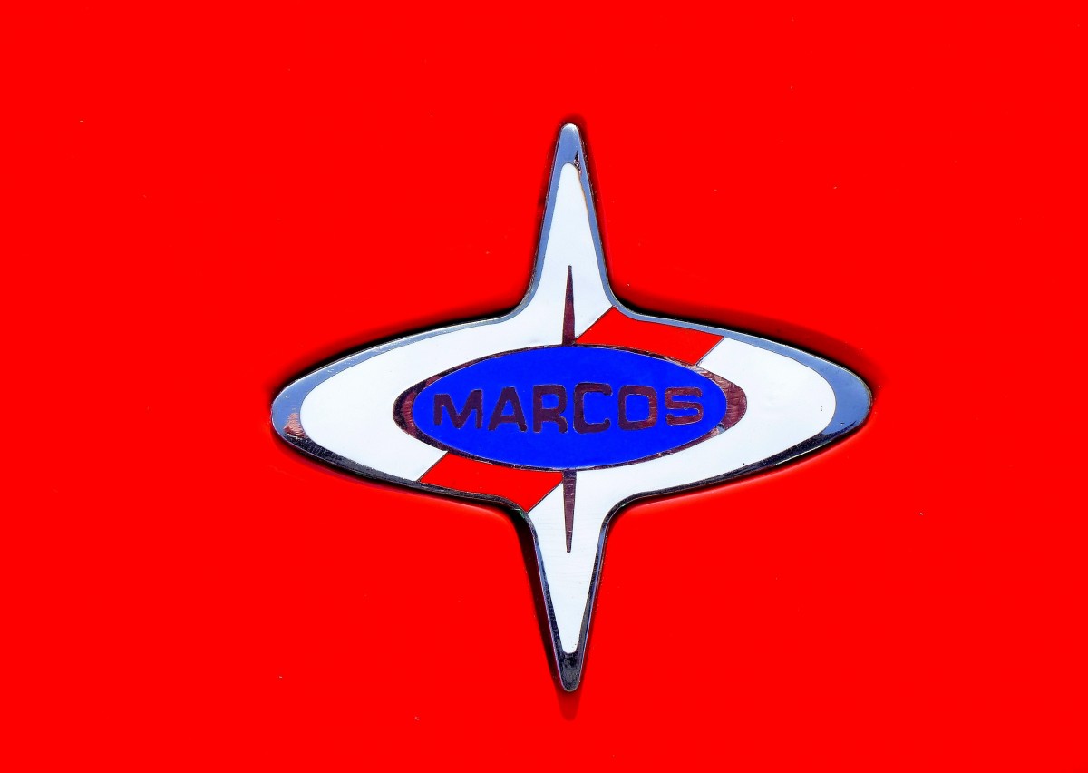 MARCOS Cars, Logo auf der Motorhaube eines Sportwagens der britischen Firma, gegrndet 1959, April 2015 