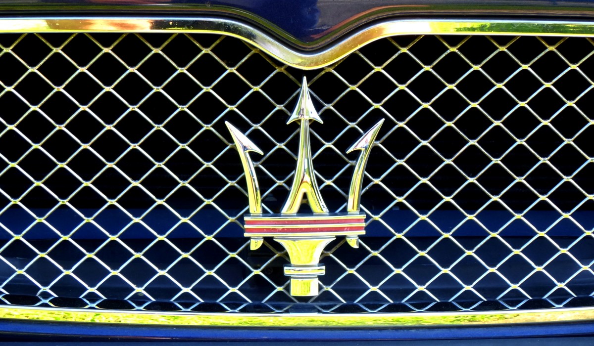 Maserati, der Dreizack ist das Firmenzeichen der italienischen Automarke, Aug.2013