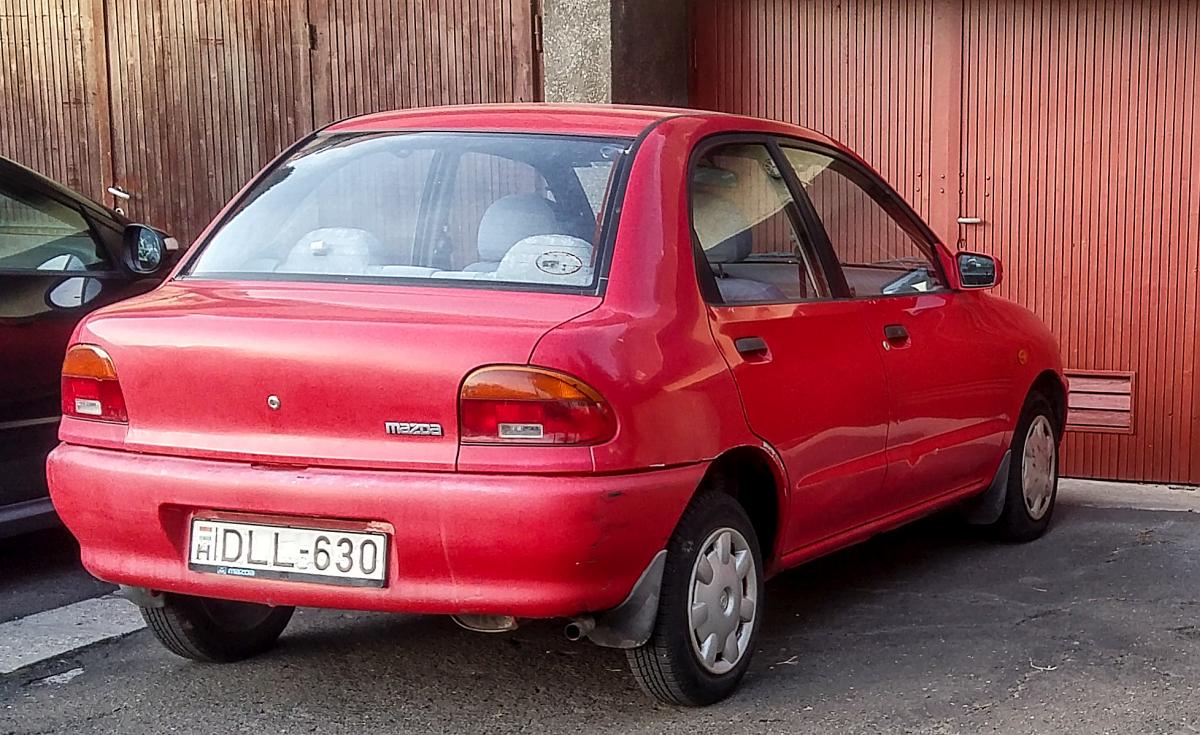 Mazda 121. Foto: Pécs (HU), August, 2019.