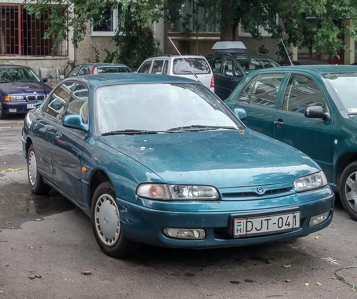 Mazda 626 (GE) aus den 90ern. Foto: September, 2019, Budapest (HU).